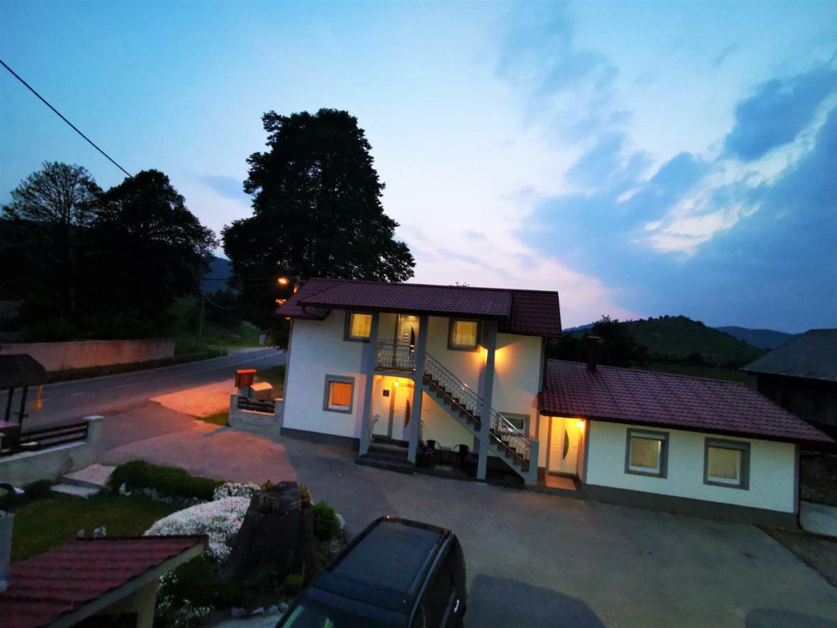 Guesthouse Samolov Vrhovine Exteriör bild